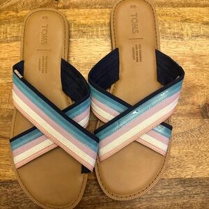 New Toms slides . Size 8